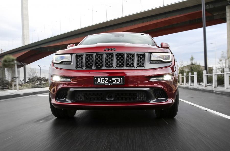  Jeep Grand Cherokee SRT Night 2016 года  (AU) (фото 19 из 26)